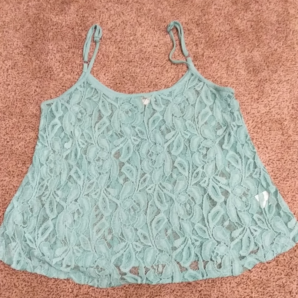 Kirra Size Medium Spaghetti Strap Shirt